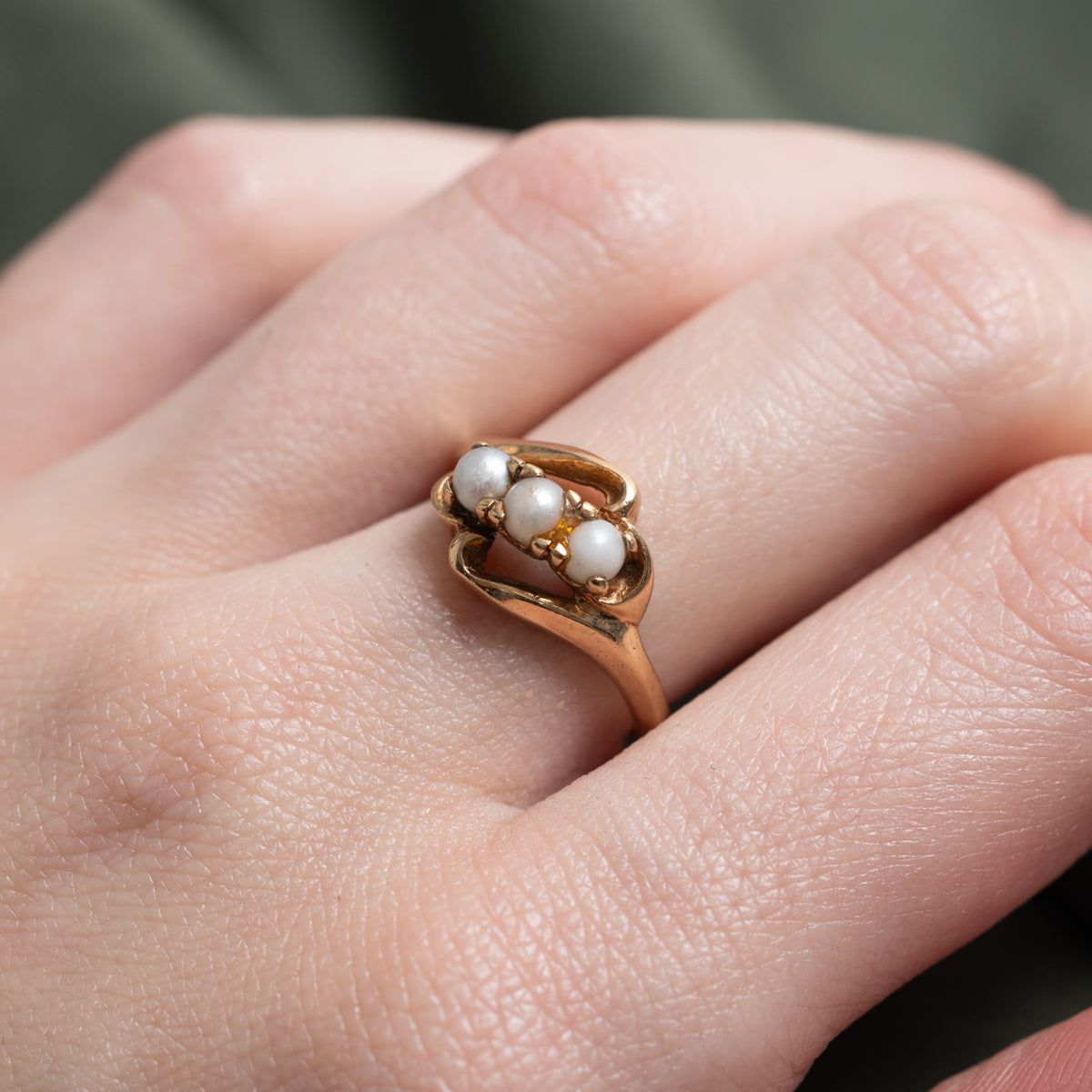10k Three Stone Pearl Openwork Bypass Ring | SZ 6.25