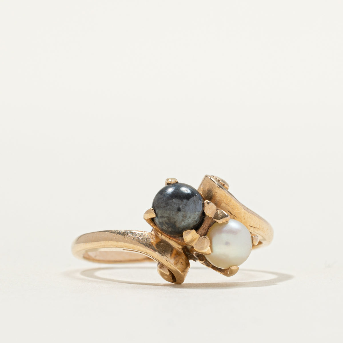 10k Toi et Moi Black & White Pearl Bypass Ring | SZ 6.25