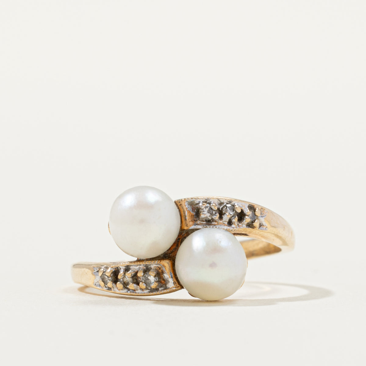 10k Toi et Moi Diamond & Pearl Bypass Ring | 0.03ctw | SZ 5.5