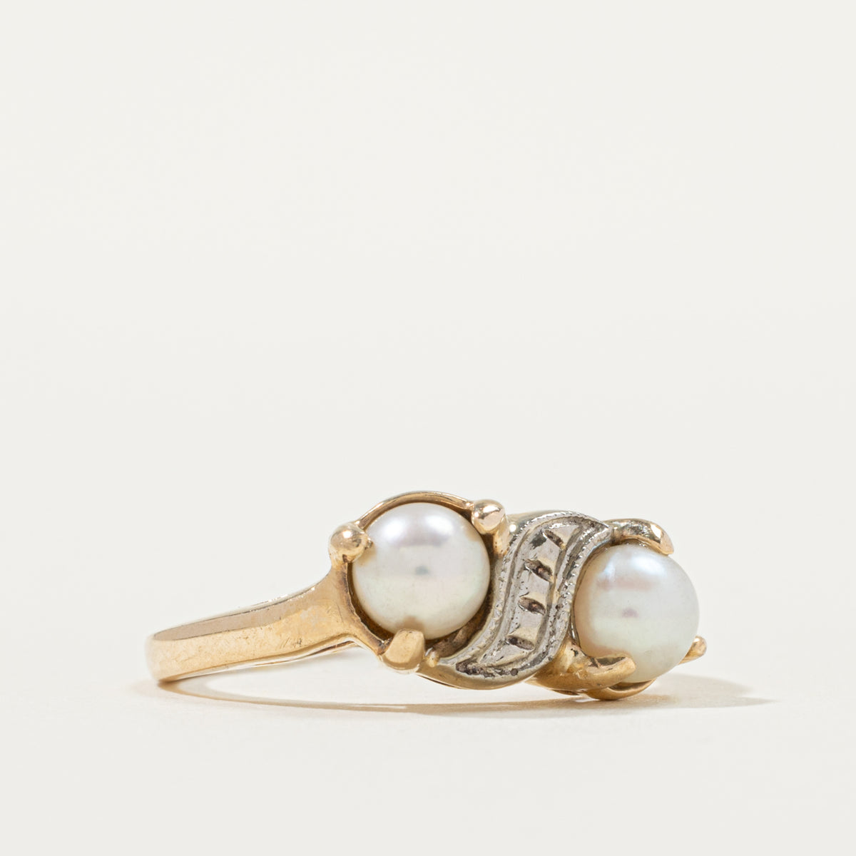 10k Toi et Moi Pearl Textured Bypass Ring | SZ 5.75