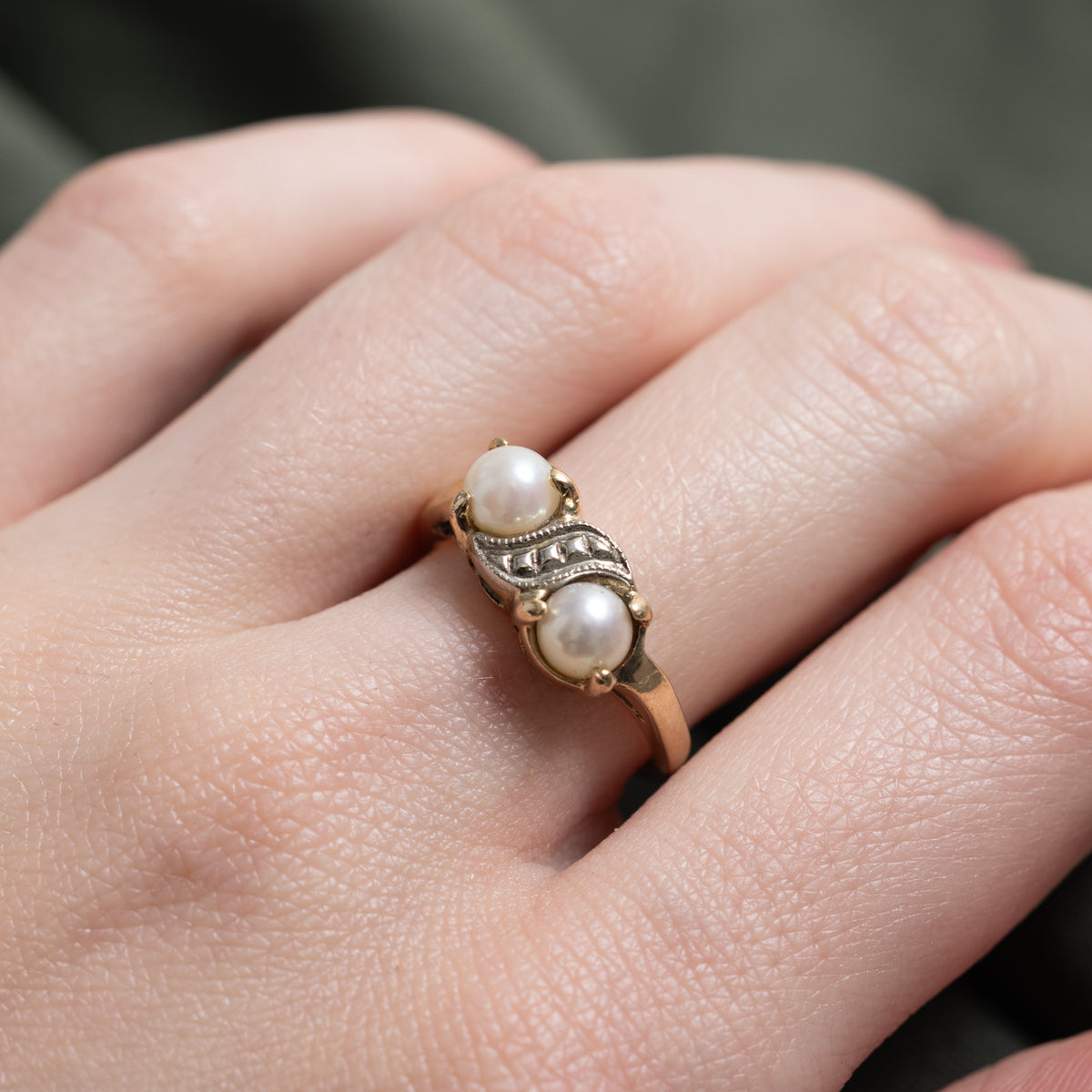 10k Toi et Moi Pearl Textured Bypass Ring | SZ 5.75