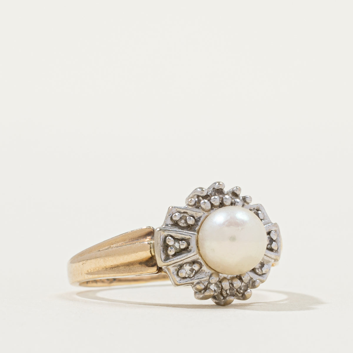 10k Pearl & Diamond Petal Halo Ring | 0.06ctw | SZ 5.75