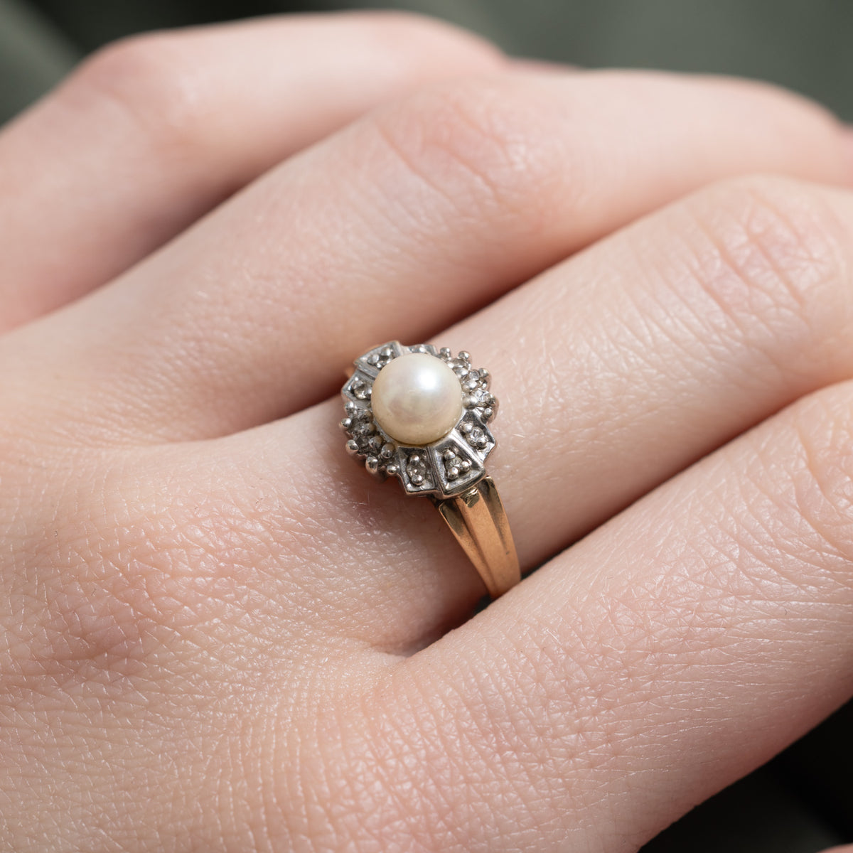 10k Pearl & Diamond Petal Halo Ring | 0.06ctw | SZ 5.75