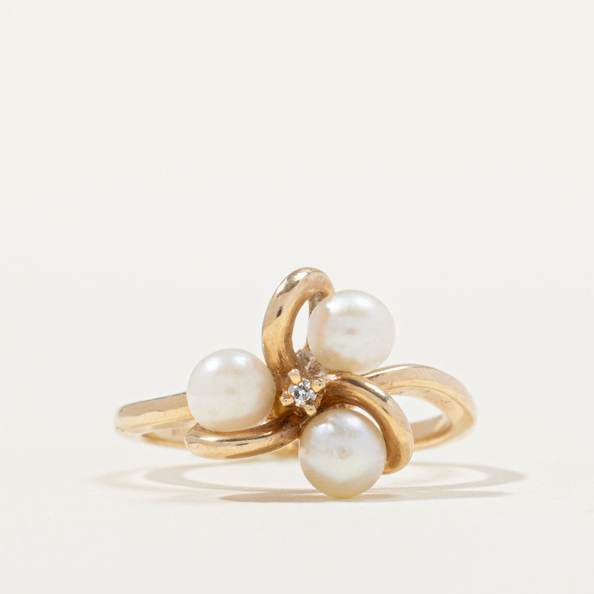 10k Pearl & Diamond Cluster Floral Ring | 0.005ctw | SZ 5.25