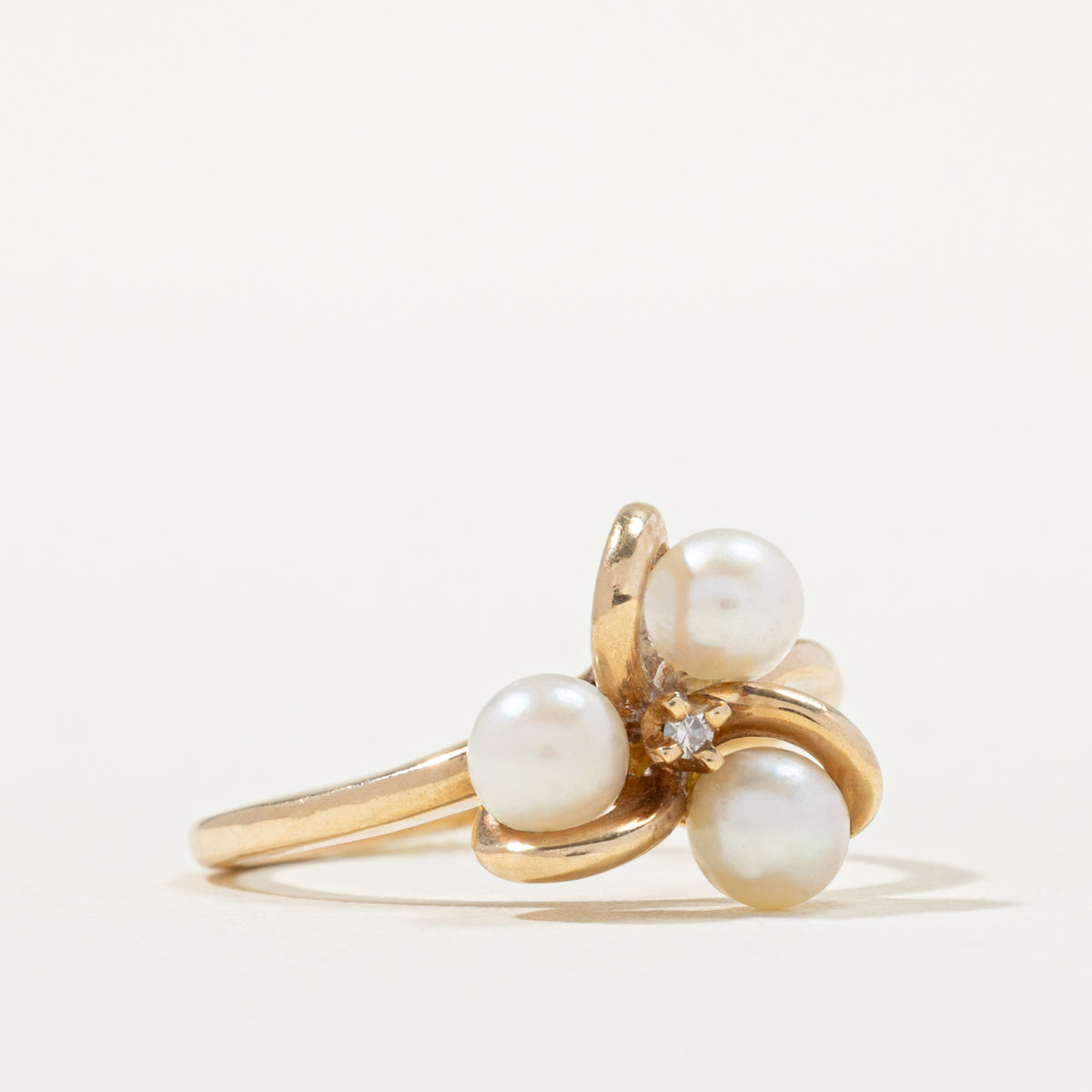 10k Pearl & Diamond Cluster Floral Ring | 0.005ctw | SZ 5.25