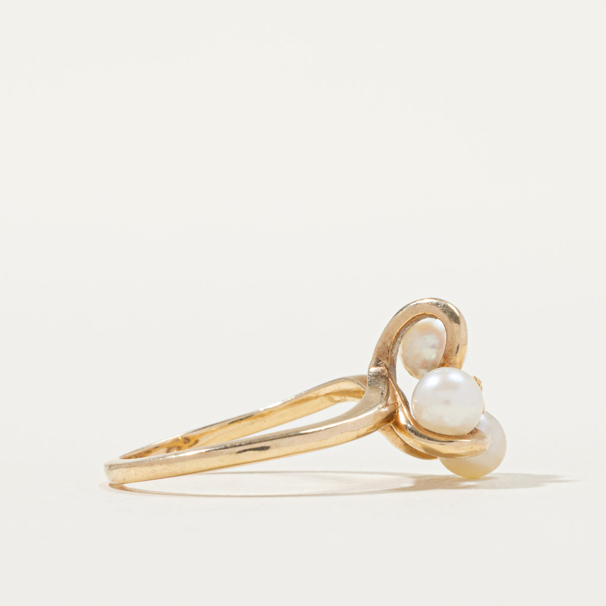 10k Pearl & Diamond Cluster Floral Ring | 0.005ctw | SZ 5.25