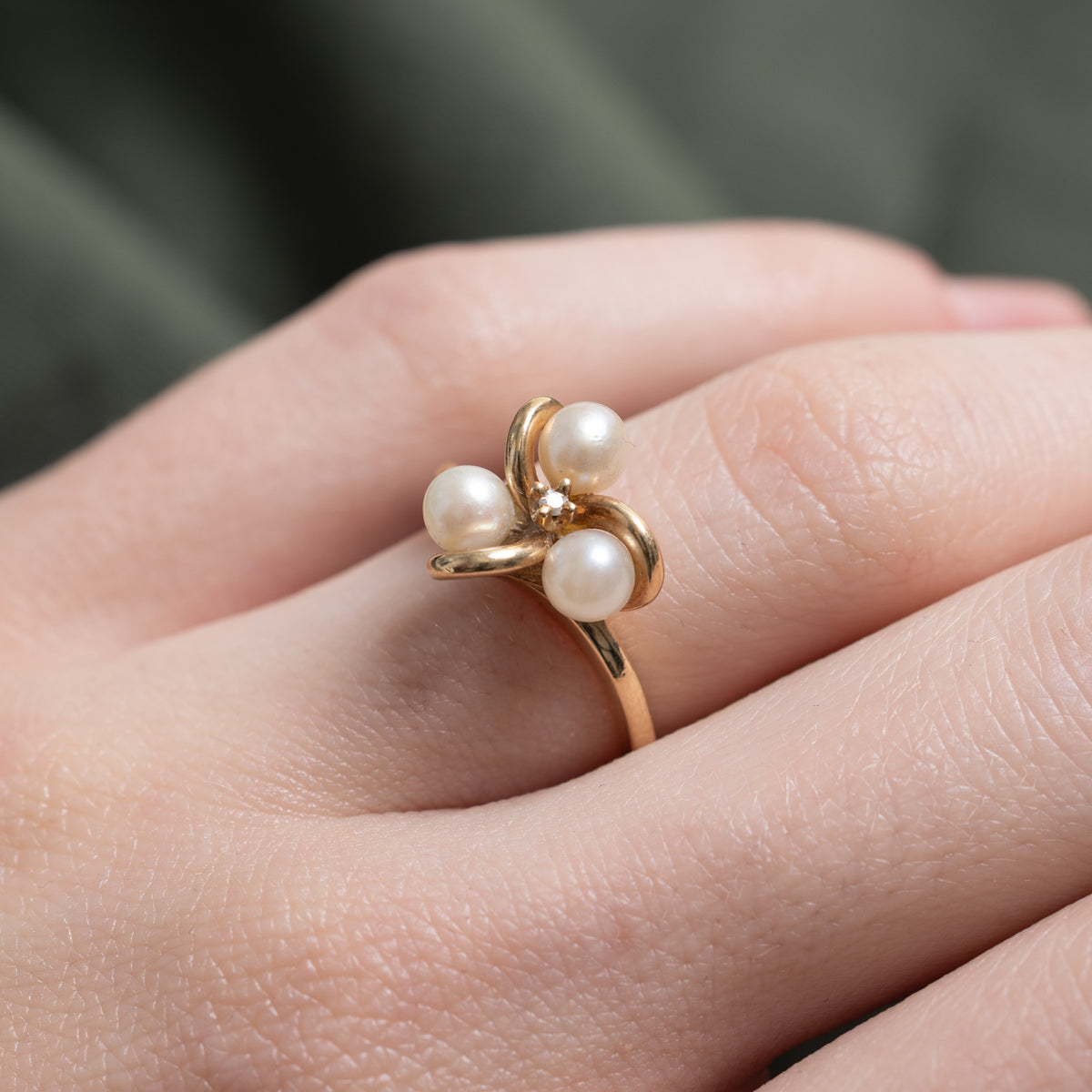 10k Pearl & Diamond Cluster Floral Ring | 0.005ctw | SZ 5.25