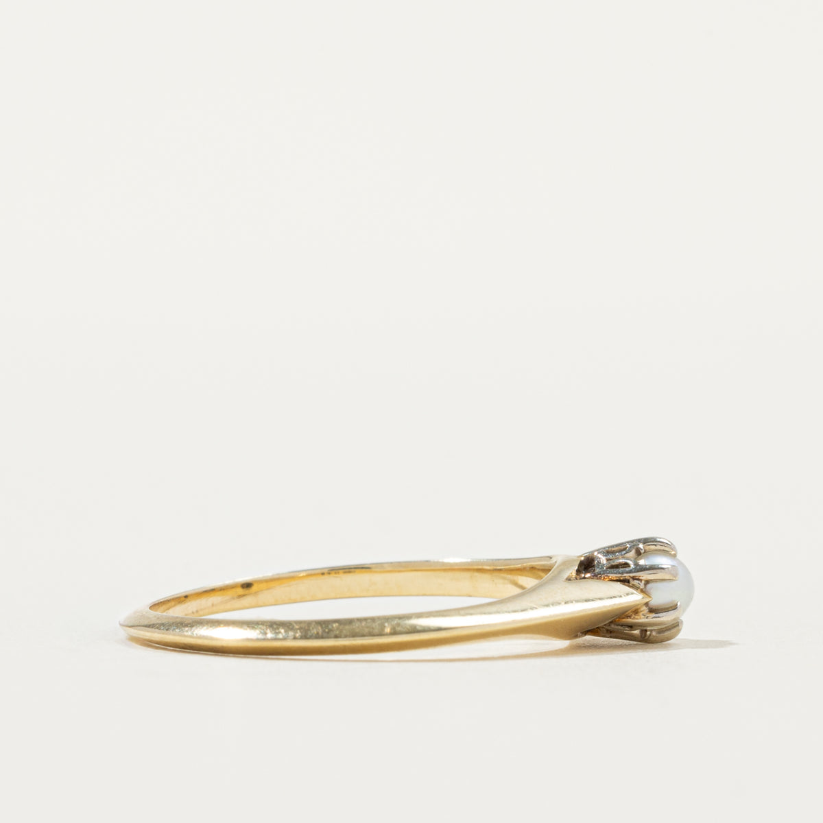 14k Belcher Set Pearl Petite Ring | SZ 7