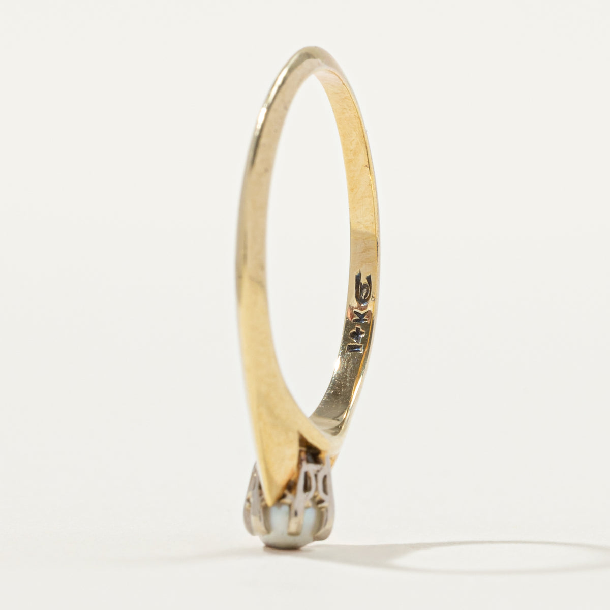 14k Belcher Set Pearl Petite Ring | SZ 7
