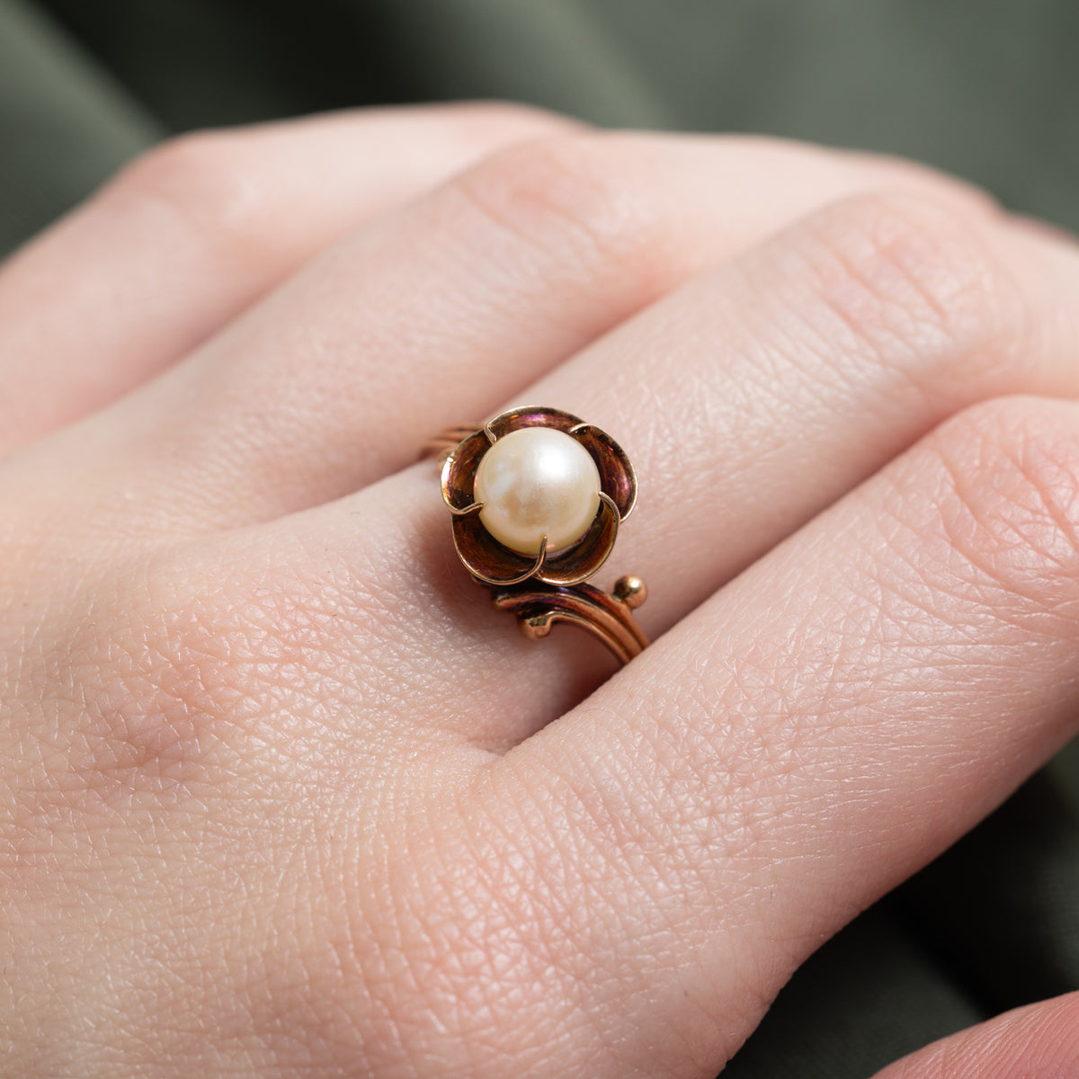 14k Solitaire Pearl Grooved Floral Bypass Ring | SZ 6.5