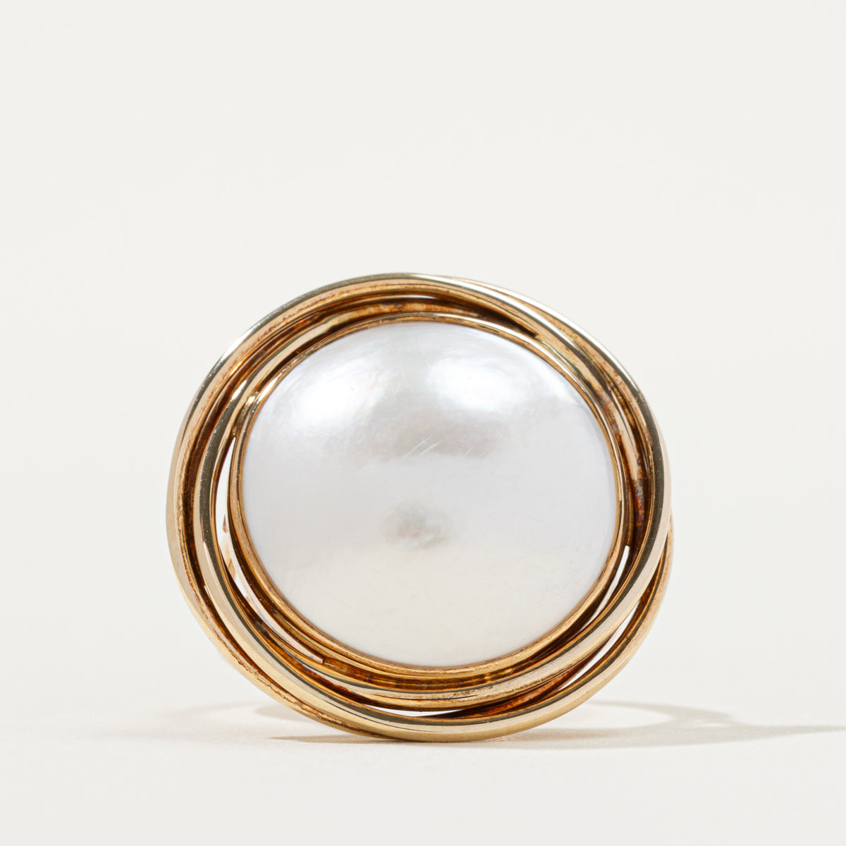 14k Bezel Set Mabe Pearl Framed Cocktail Ring | SZ 6.75