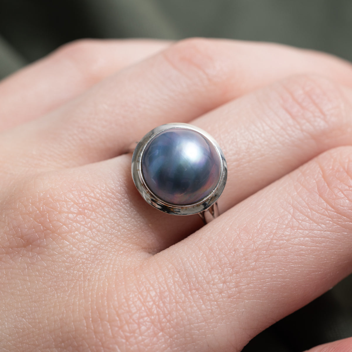 14k Bezel Set Mabe Pearl Cocktail Ring | SZ 8