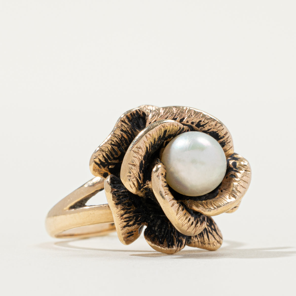 14k Solitaire Pearl Textured Floral Cocktail Ring | SZ 5