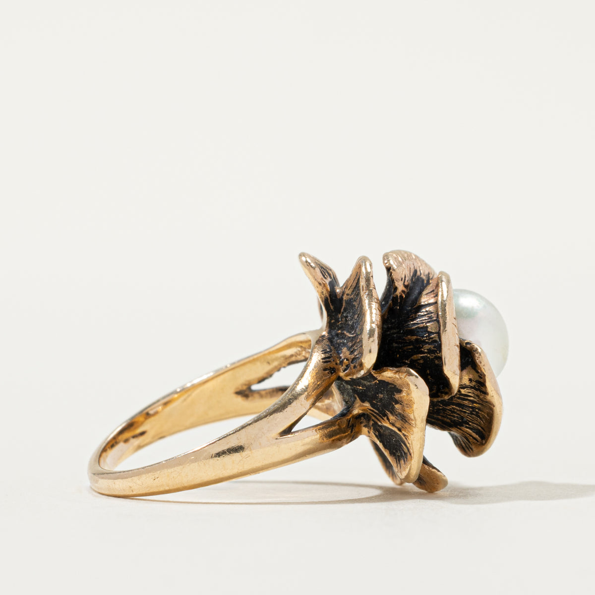 14k Solitaire Pearl Textured Floral Cocktail Ring | SZ 5
