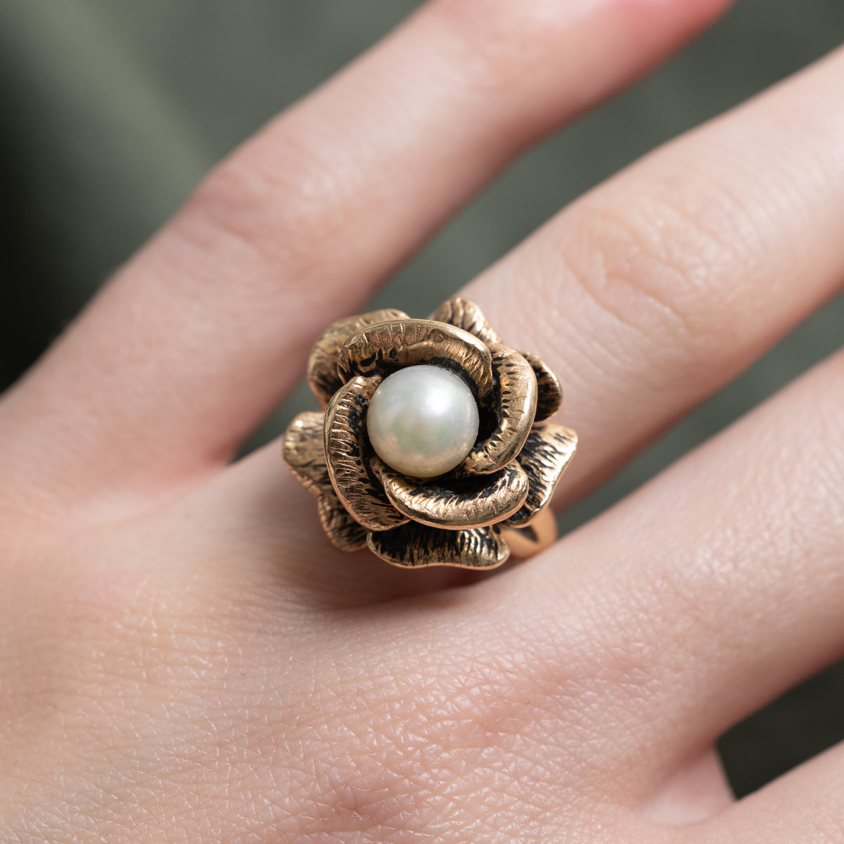 14k Solitaire Pearl Textured Floral Cocktail Ring | SZ 5