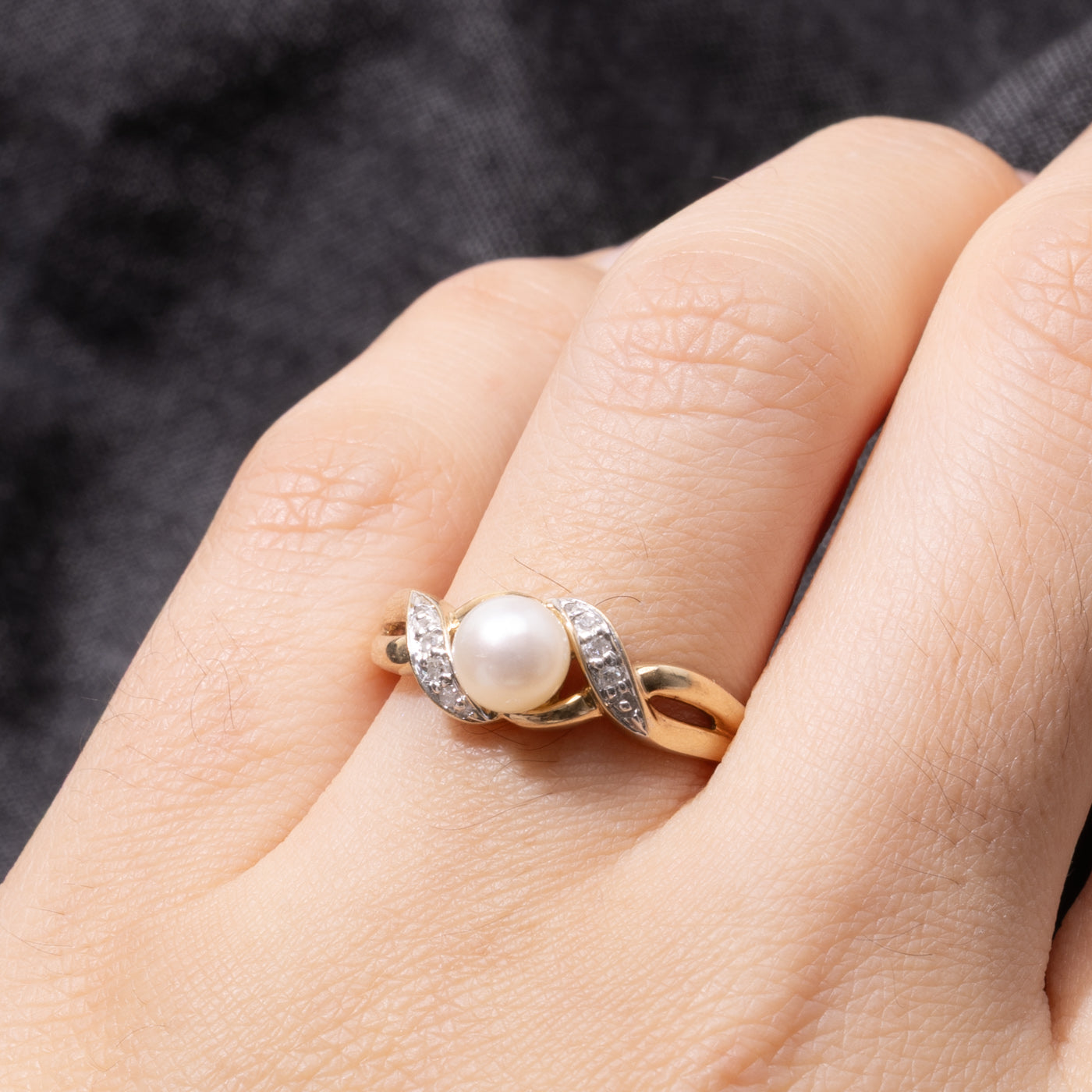 10k Pearl & Diamond Crossover Ring | SZ 8