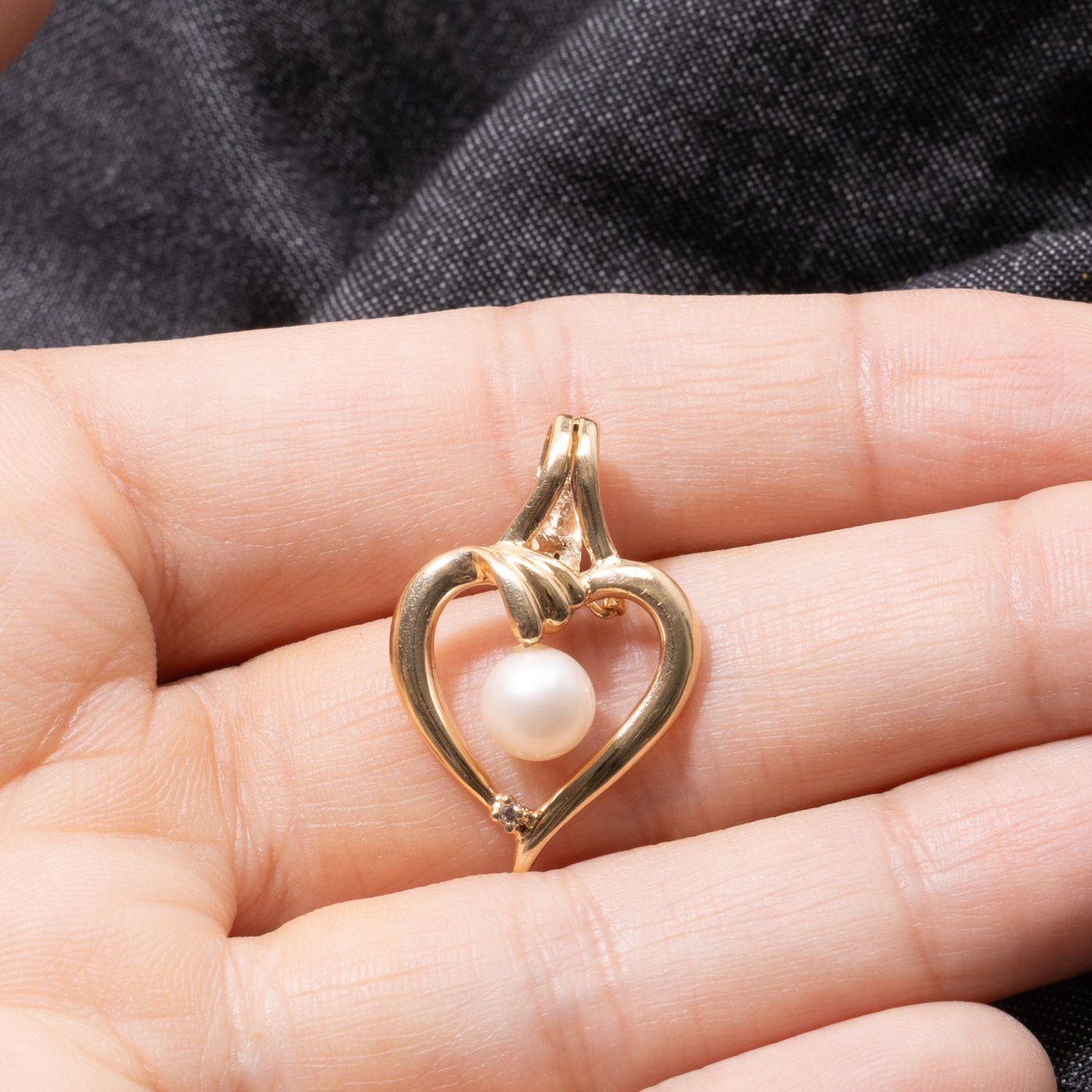 14k Pearl Heart Pendant