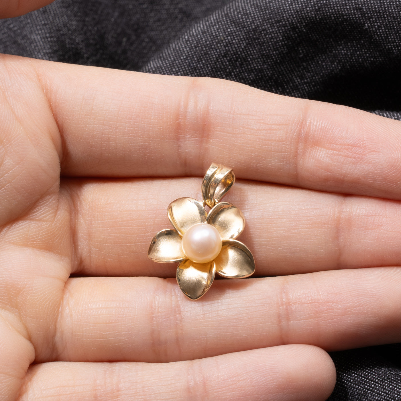 14k Pearl Flower Pendant