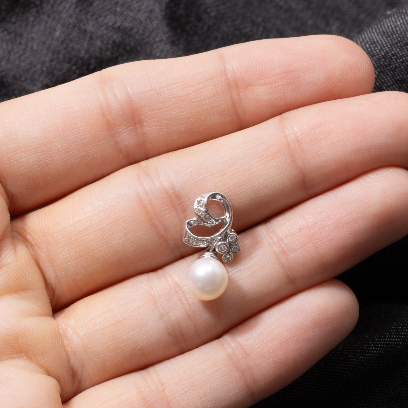 18k Pearl & Diamond Swirl Pendant