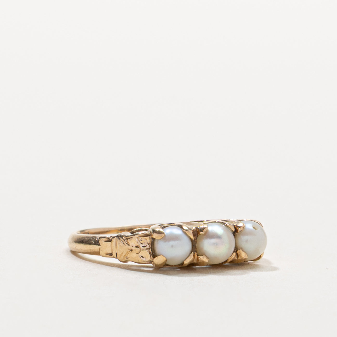 Vintage Canadian Three Stone Pearl Ring | SZ 4