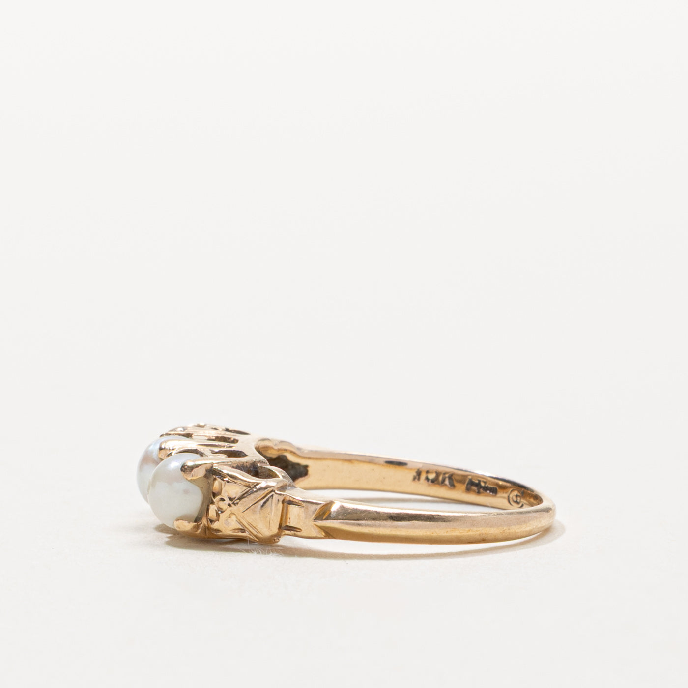 Vintage Canadian Three Stone Pearl Ring | SZ 4