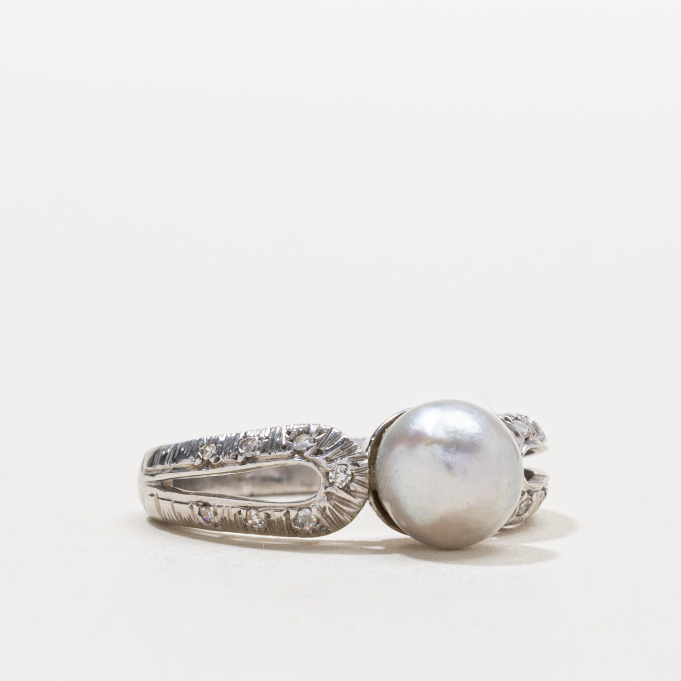 18k Pearl & Diamond Textured Ring | SZ 6.5