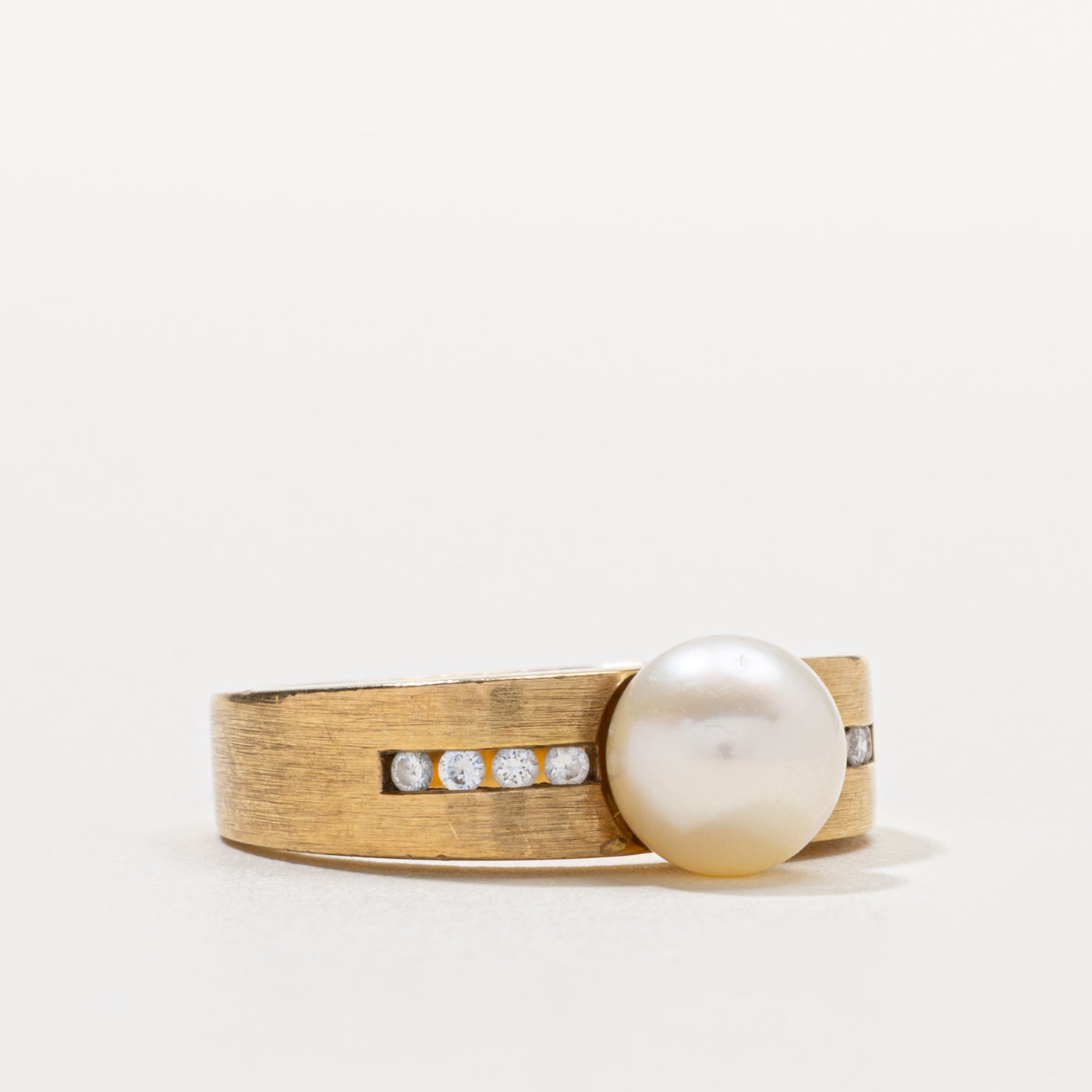 18k Pearl & Channel Set Diamond Ring | SZ 7.5