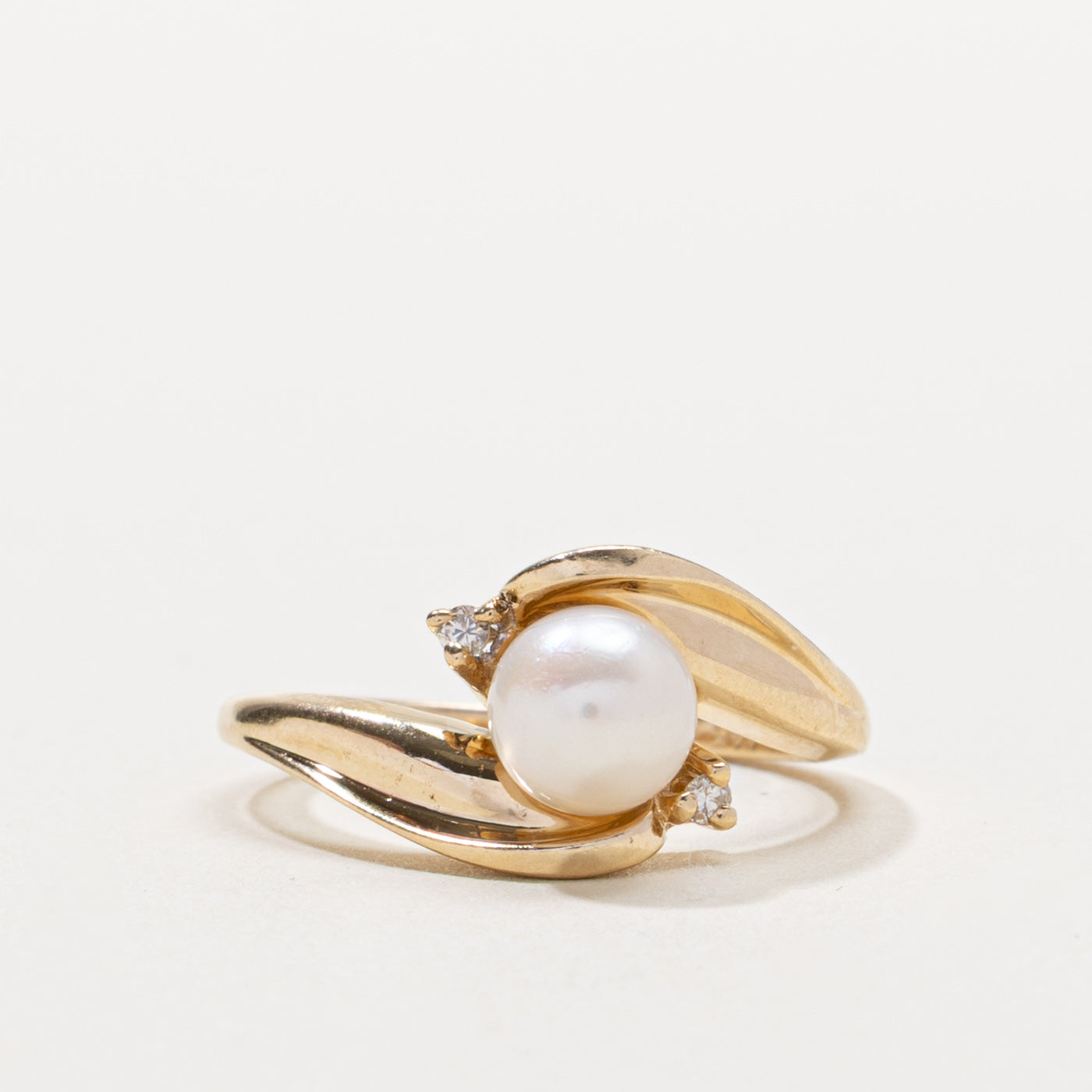14k Pearl & Diamond Grooved Bypass Ring | SZ 6.25