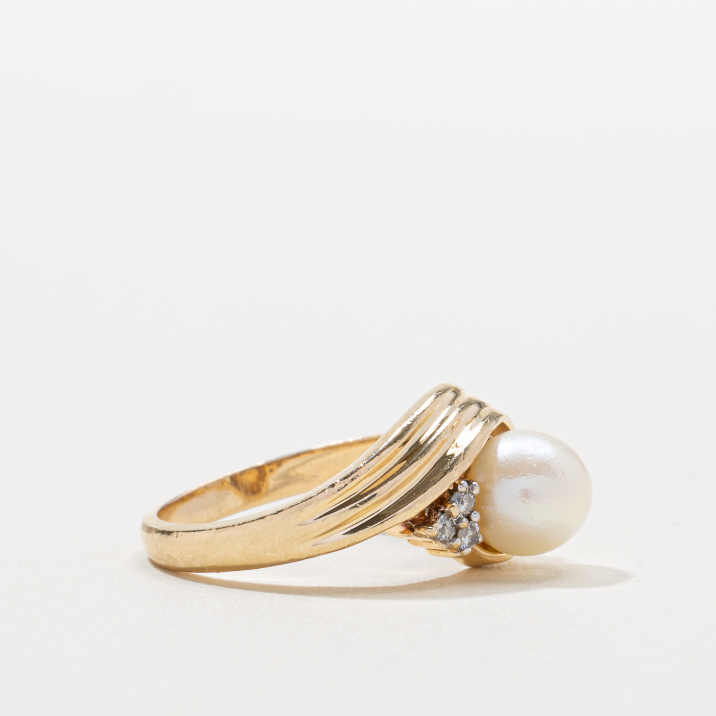 14k Pearl & Diamond Grooved Swirl Ring | SZ 6.5