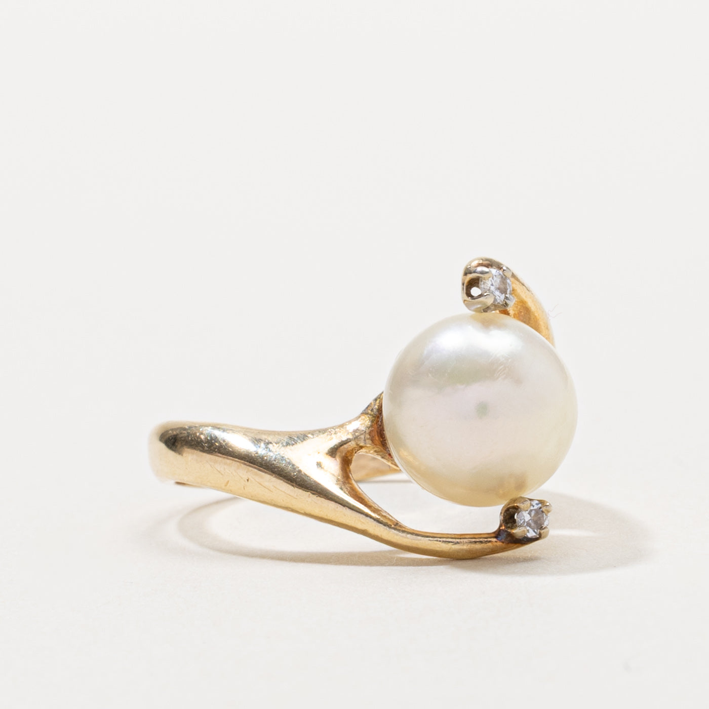 14k Pearl & Diamond Abstract Bypass Ring | SZ 4.5