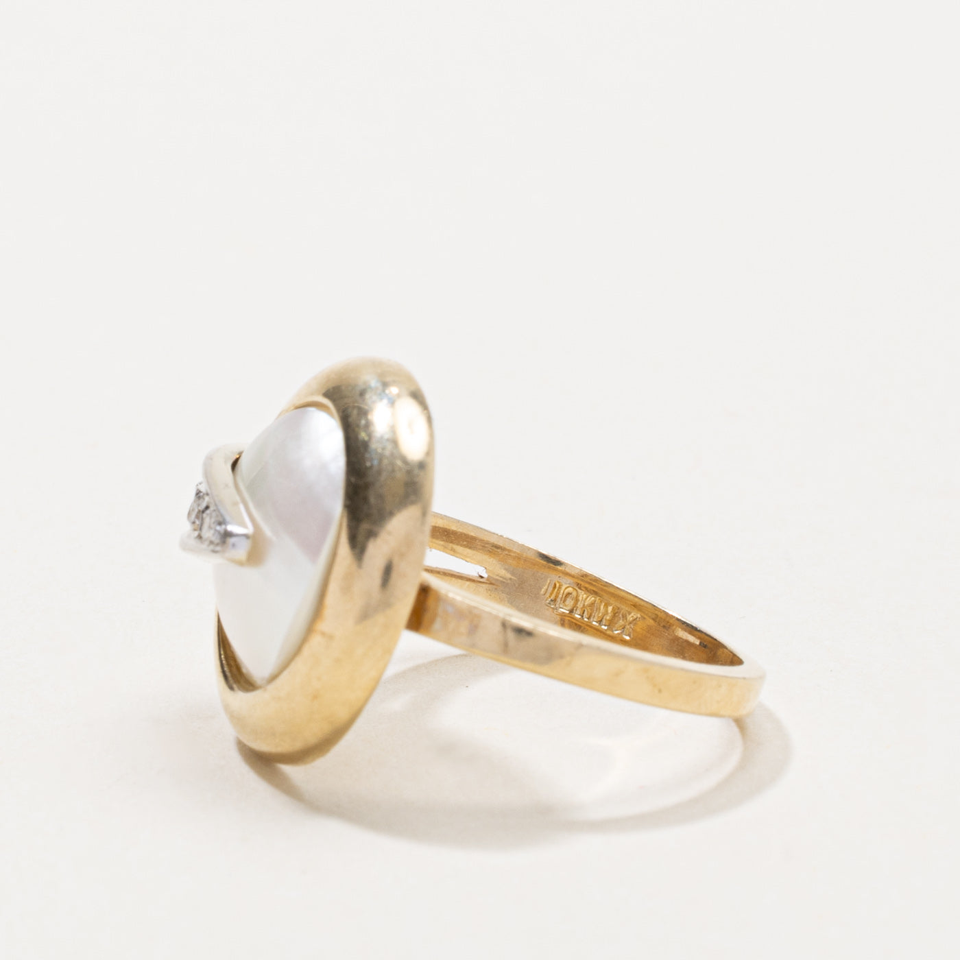 10k Mother of Pearl & Diamond Cocktail Ring | SZ 6.5