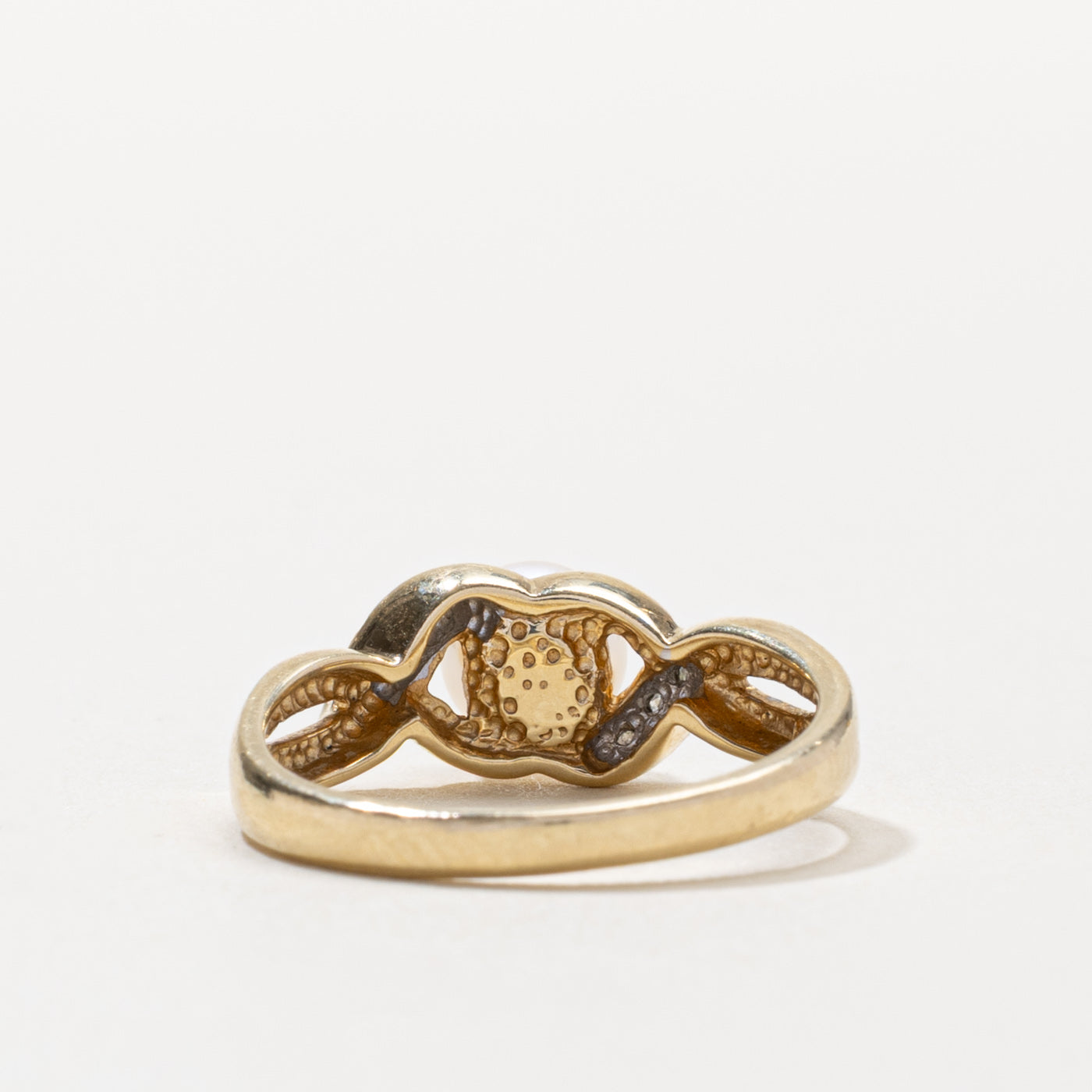 10k Pearl & Diamond Accented Crossover Ring | SZ 6.75