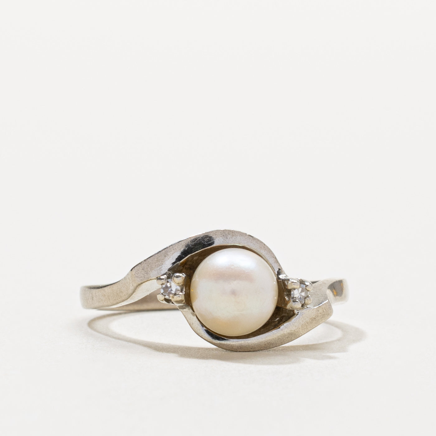 10k Pearl & Diamond Bypass Ring | SZ 5.75
