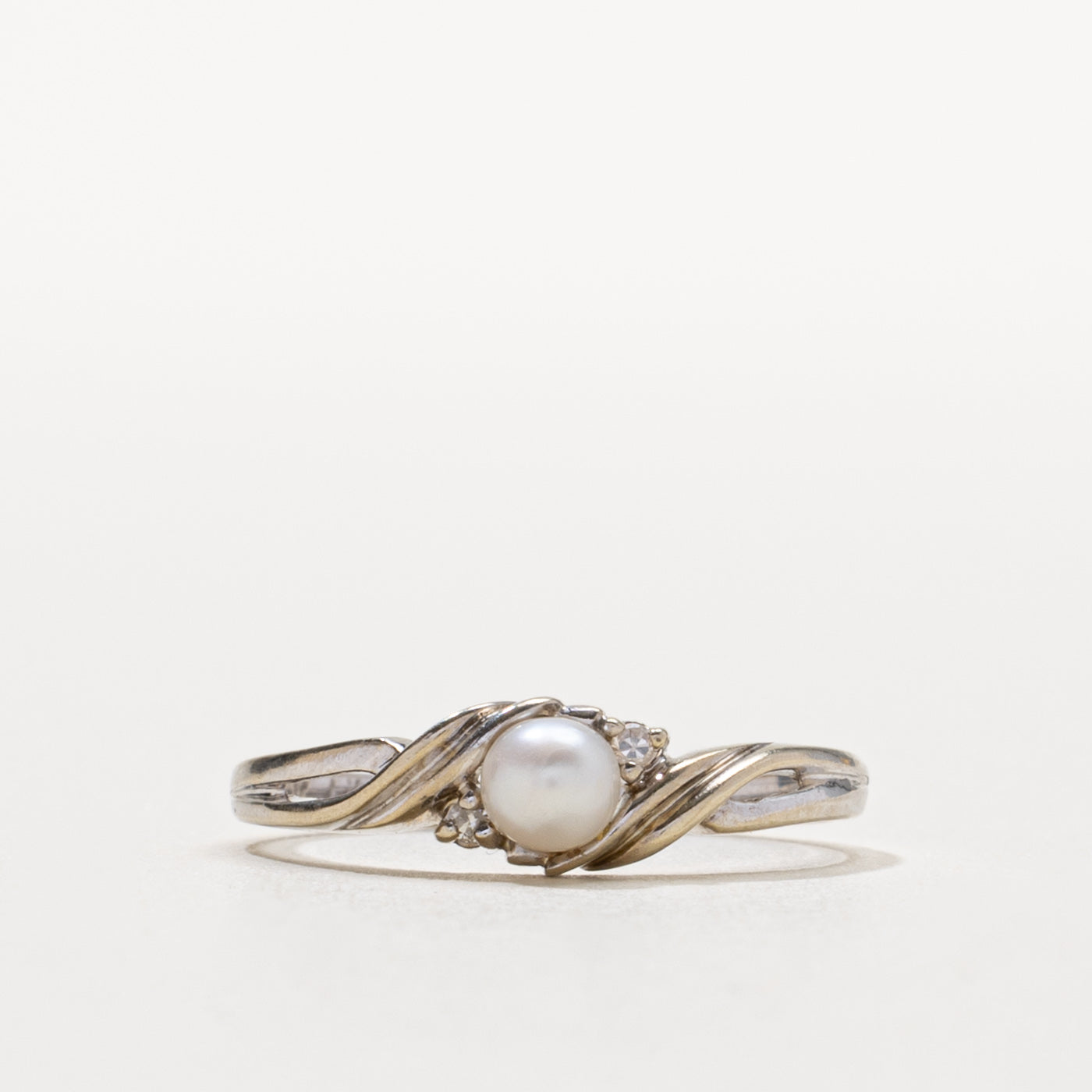 10k Pearl & Diamond Bypass Ring | SZ 6