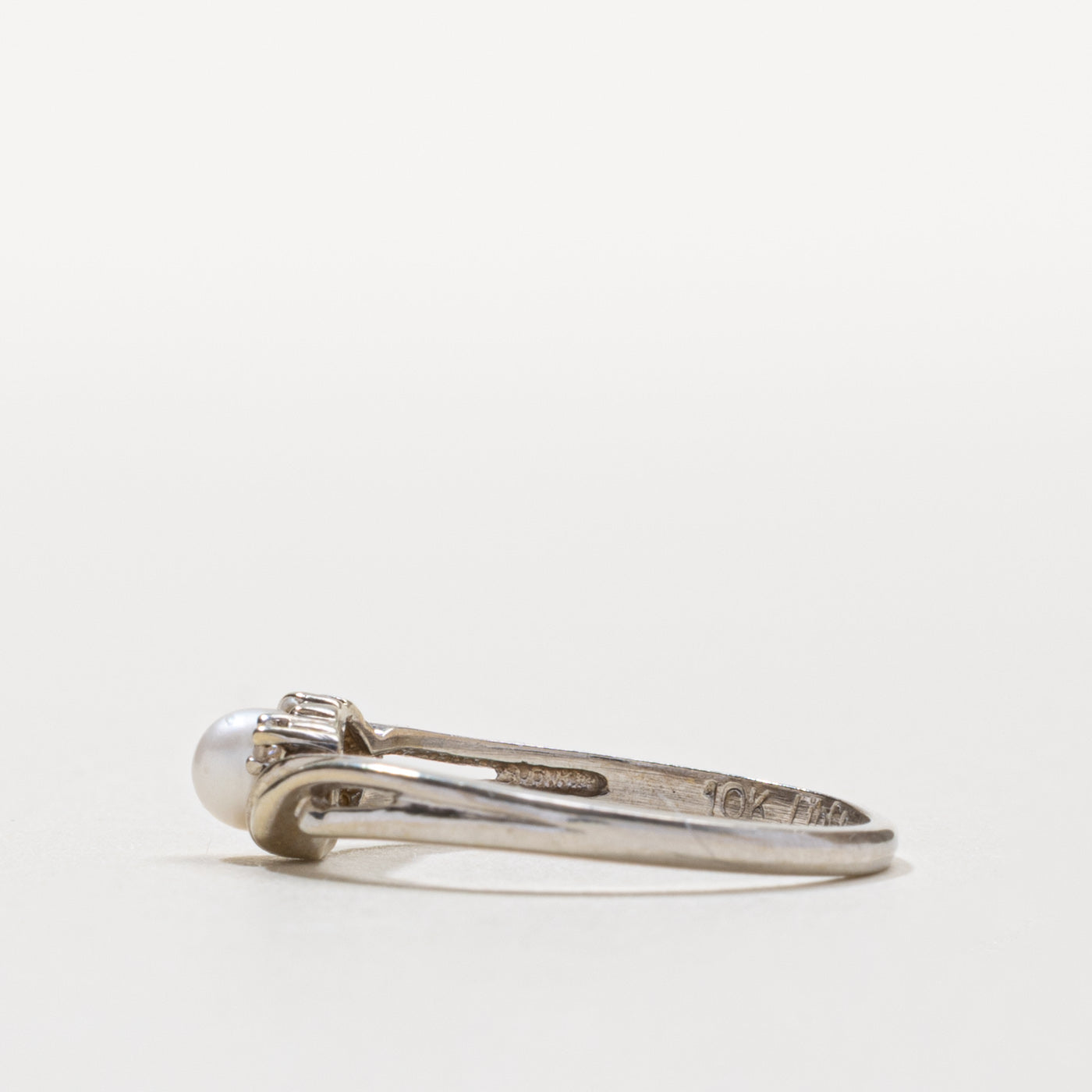 10k Pearl & Diamond Bypass Ring | SZ 6