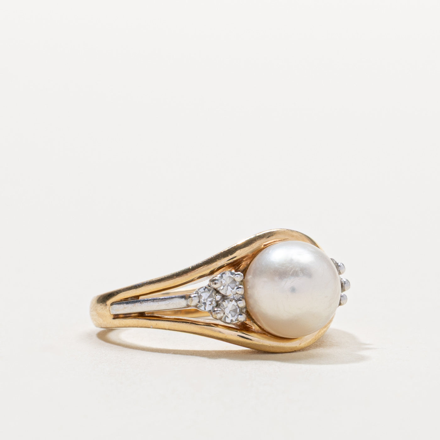 14k Pearl & Diamond Accented Tapered Ring | SZ 5.5