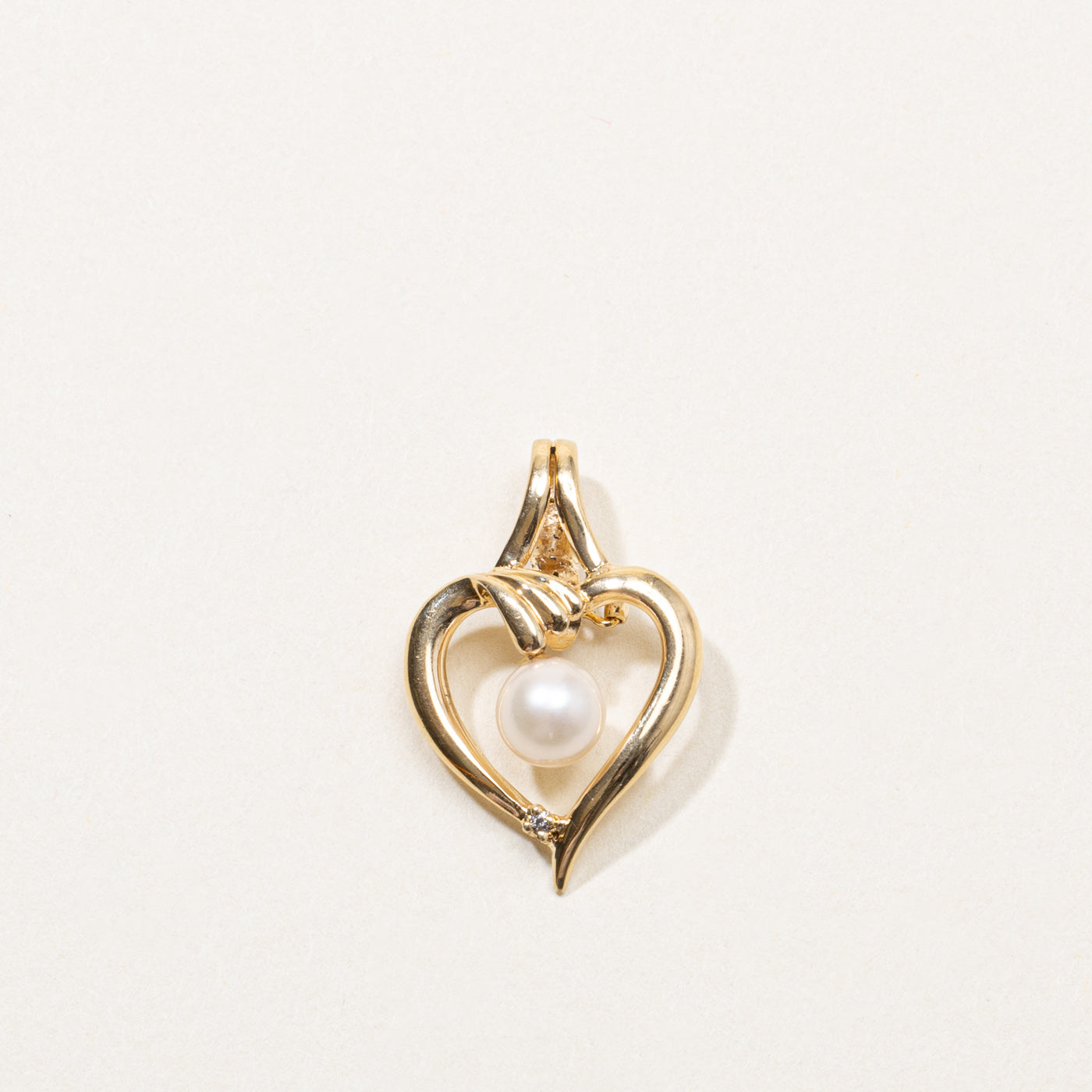14k Pearl Heart Pendant