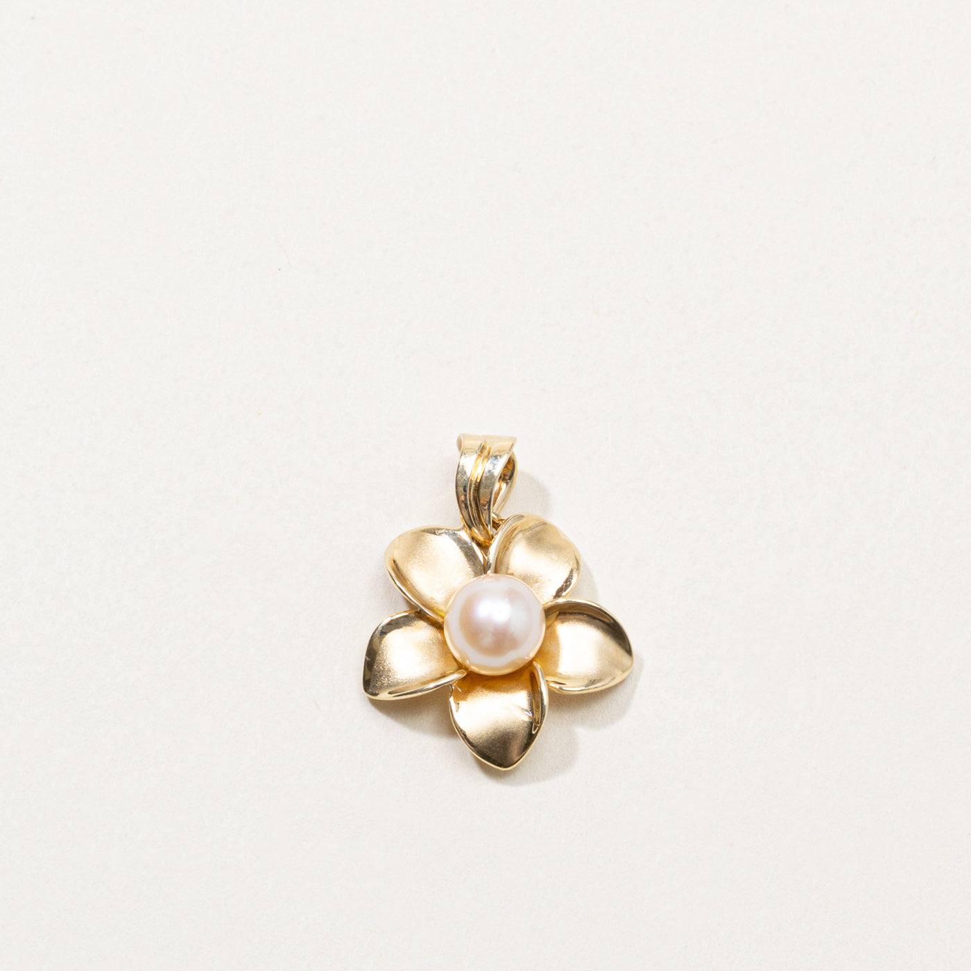 14k Pearl Flower Pendant