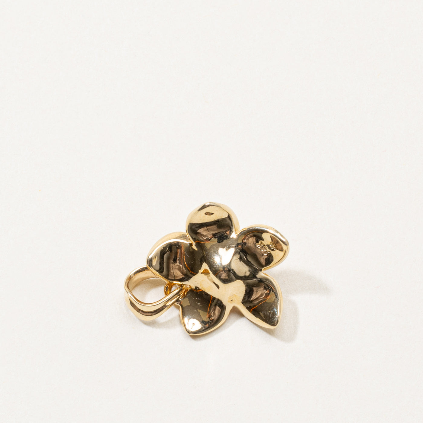 14k Pearl Flower Pendant