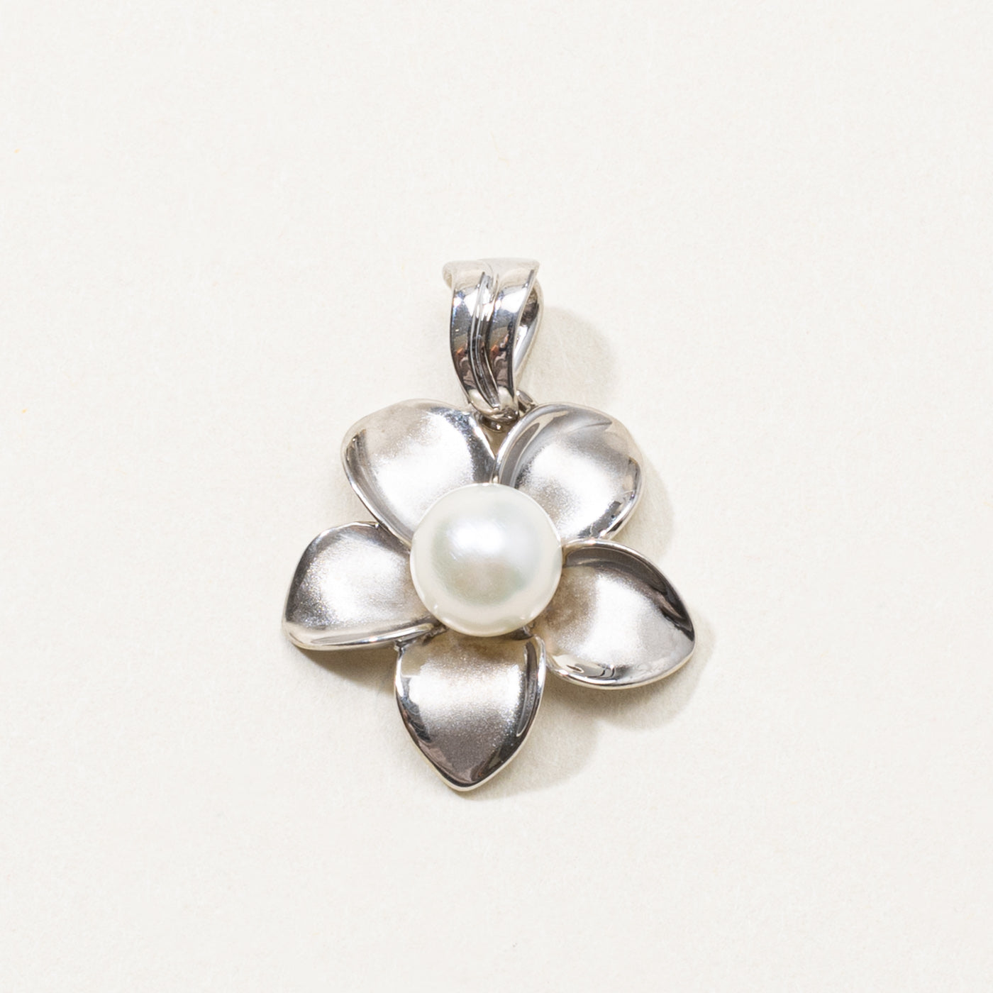 14k Pearl Flower Pendant