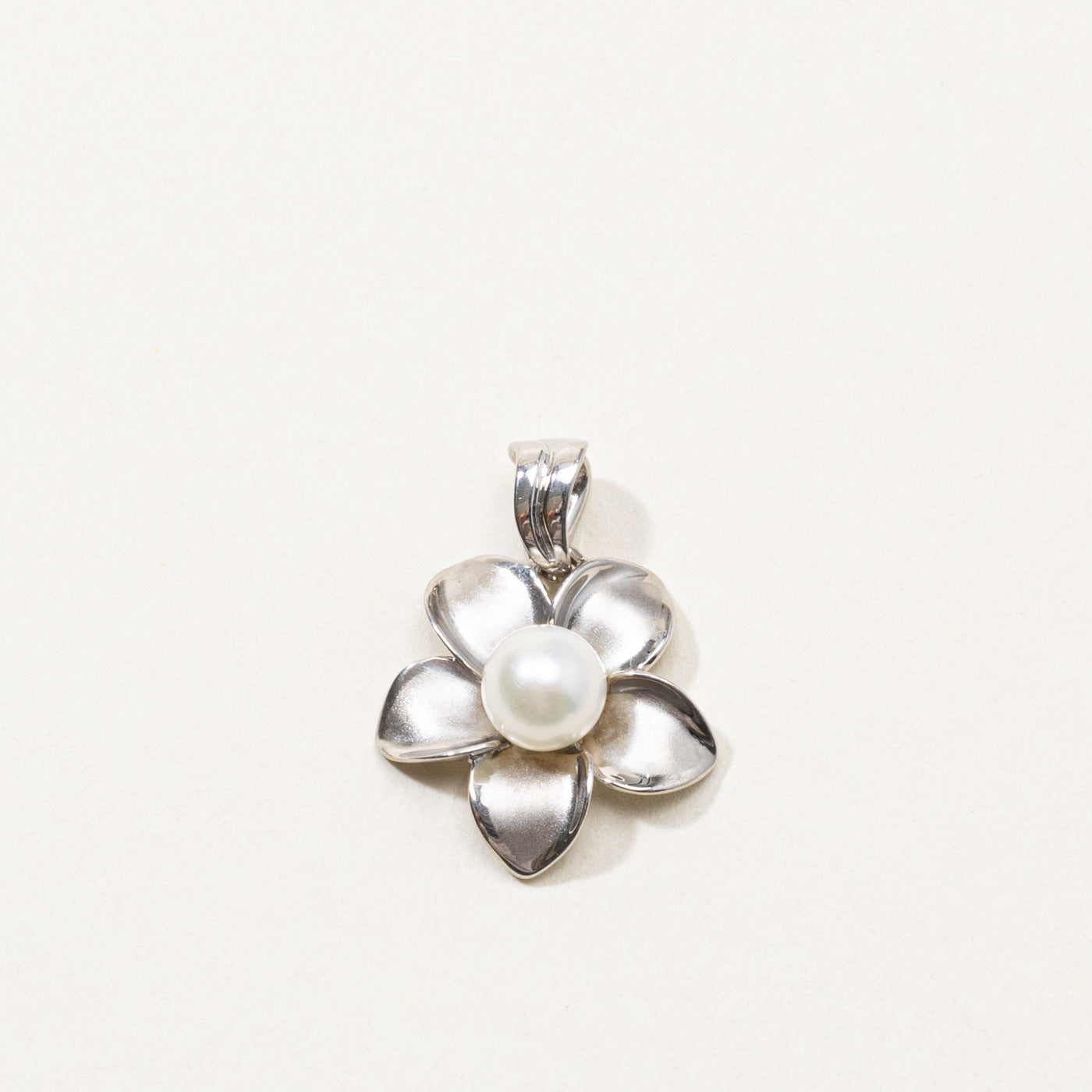 14k Pearl Flower Pendant