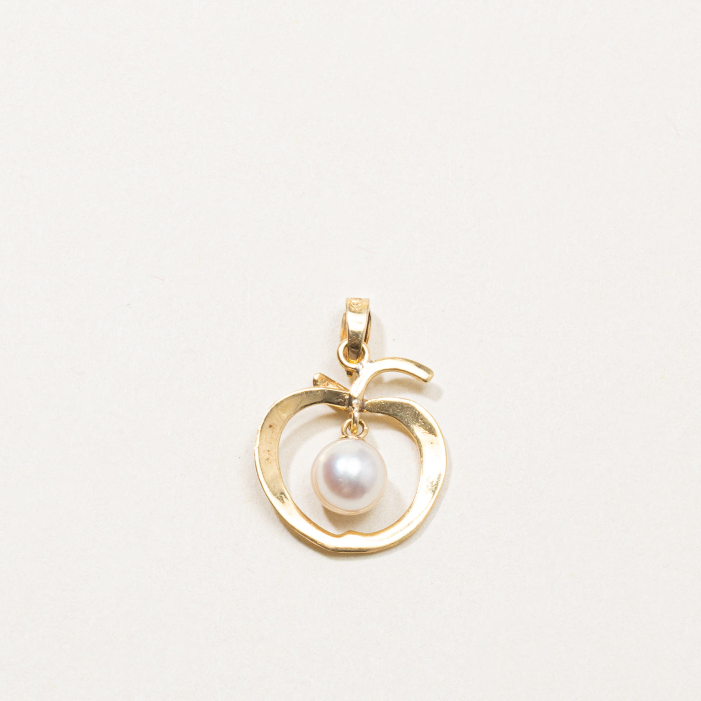 18k Pearl Apple Pendant
