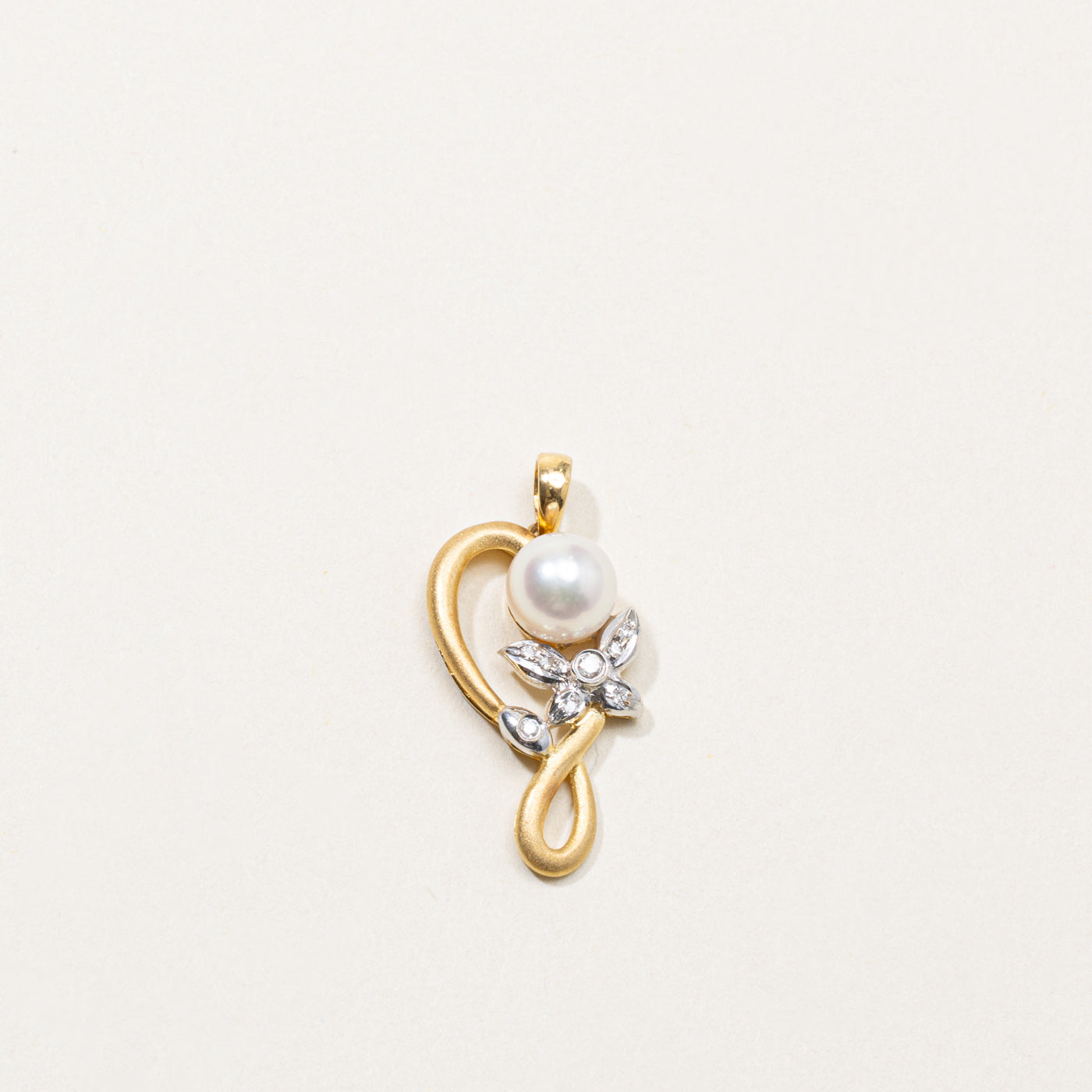 18k Pearl & Diamond Floral Pendant