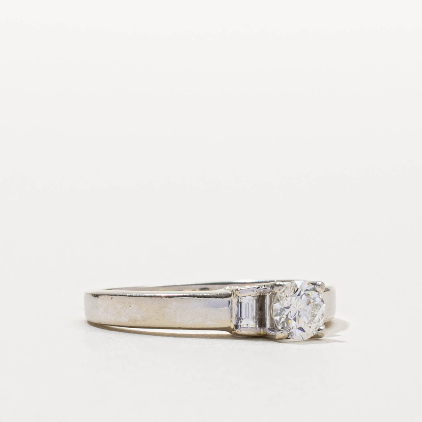 14k Round Brilliant Diamond Baguette Cut Accented Ring | 0.36ct SI2 G/H, 0.16ctw | SZ 5.75