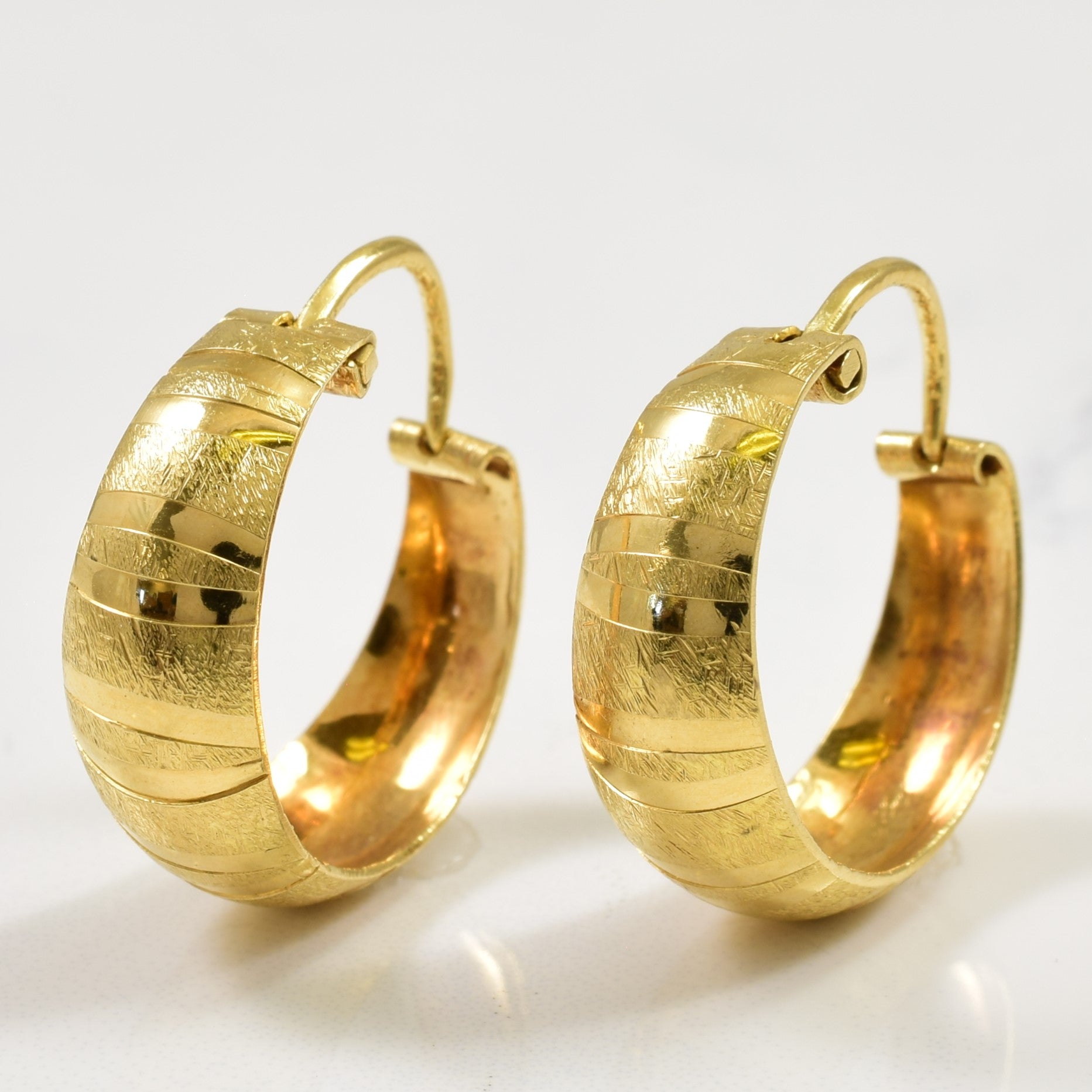 18k Yellow Gold Hoop Earrings |