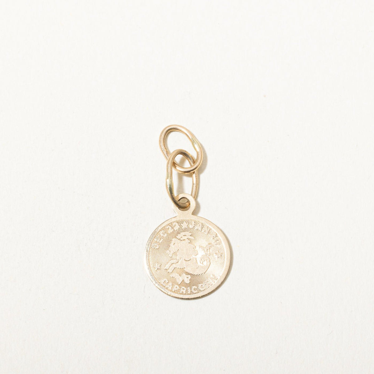 10k Yellow Gold Engraved Capricorn Zodiac Circle Pendant