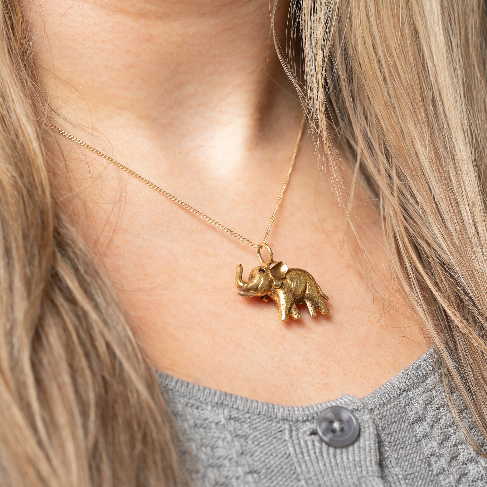 19k Yellow Gold Elephant Pendant | 0.06ctw |