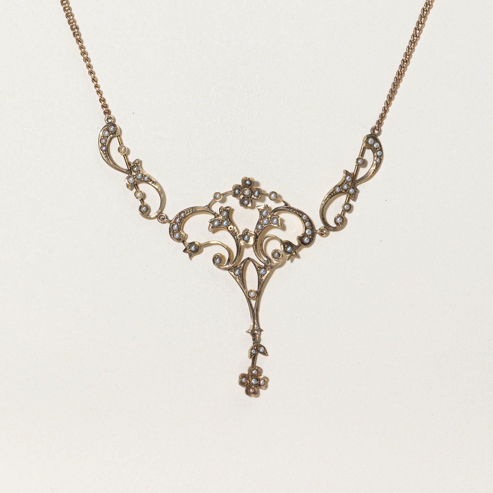 Antique Pearl Ornate Pendant Necklace | 18" |