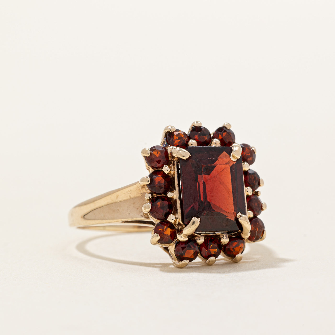Garnet Cocktail Ring | 3.85ctw | SZ 7.5 |
