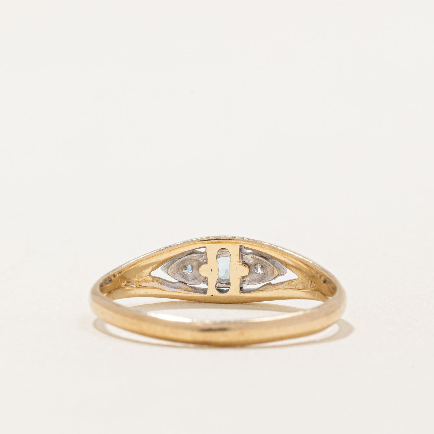 Aquamarine & Diamond Ring | 0.14ct, 0.01ctw | SZ 6.5 |